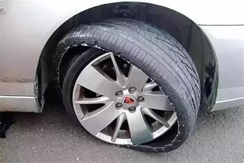 夏季如何预防爆胎?